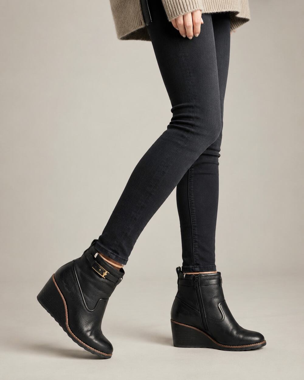 Tory Burch Black Leather Sherpa Lined Ankle Wedge Boots Booties Womens 8 Fall